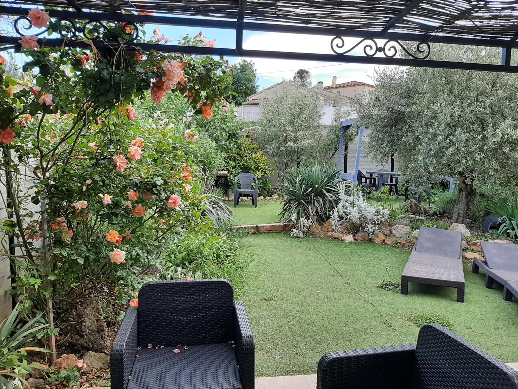 Eclats Du Sud Hebergements "Les Lavandes" Ou "Les Romarins" Meubles De Tourisme Classes 3 Etoiles Auriol Εξωτερικό φωτογραφία